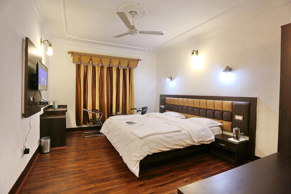 Hotel Ibni Kabeer Srīnagar Exteriér fotografie