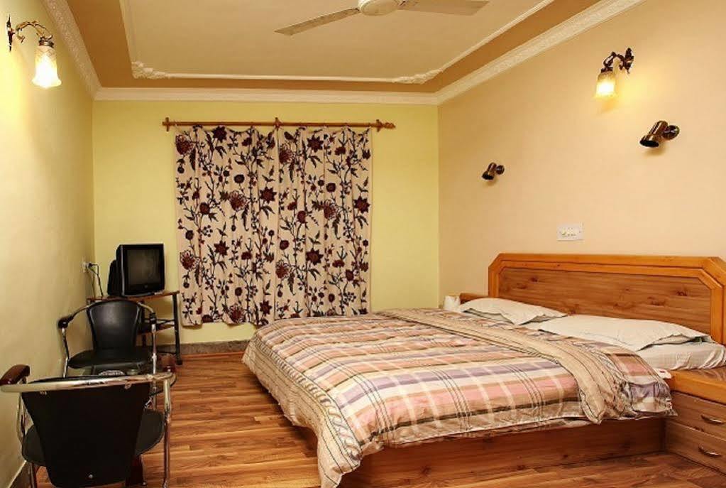 Hotel Ibni Kabeer Srīnagar Exteriér fotografie