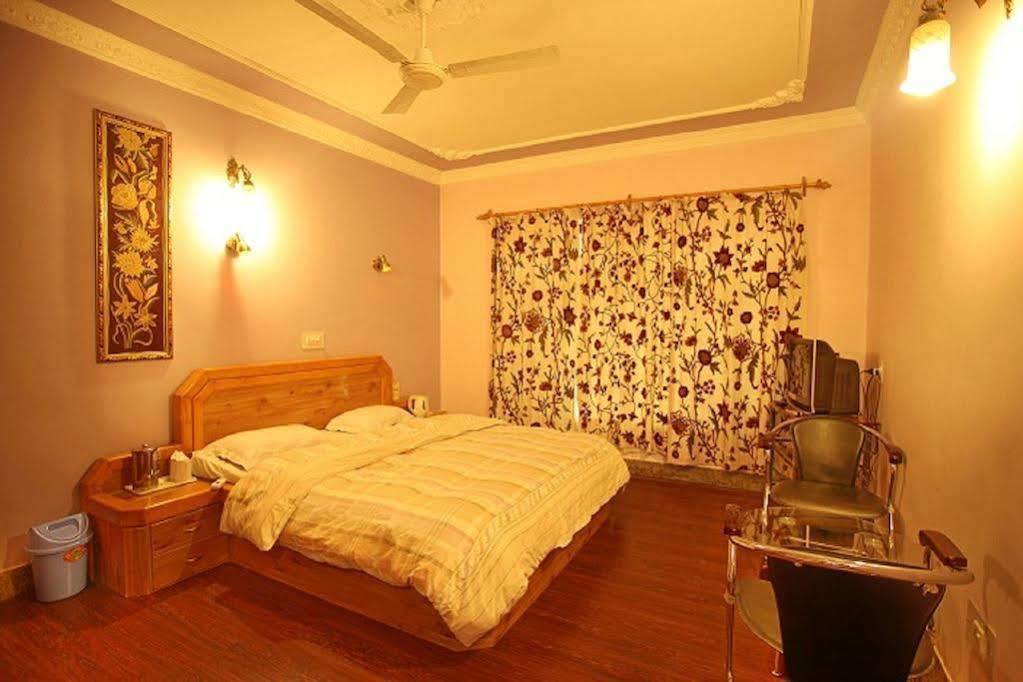 Hotel Ibni Kabeer Srīnagar Exteriér fotografie