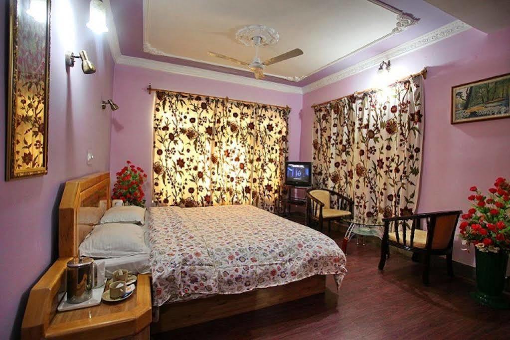Hotel Ibni Kabeer Srīnagar Exteriér fotografie